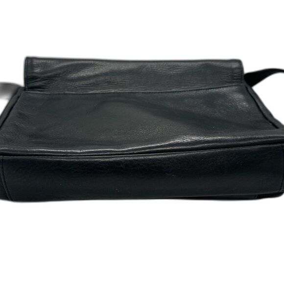 Perlina Black Leather Crossbody Bag with Over Flap Close - Picture 4 of 12